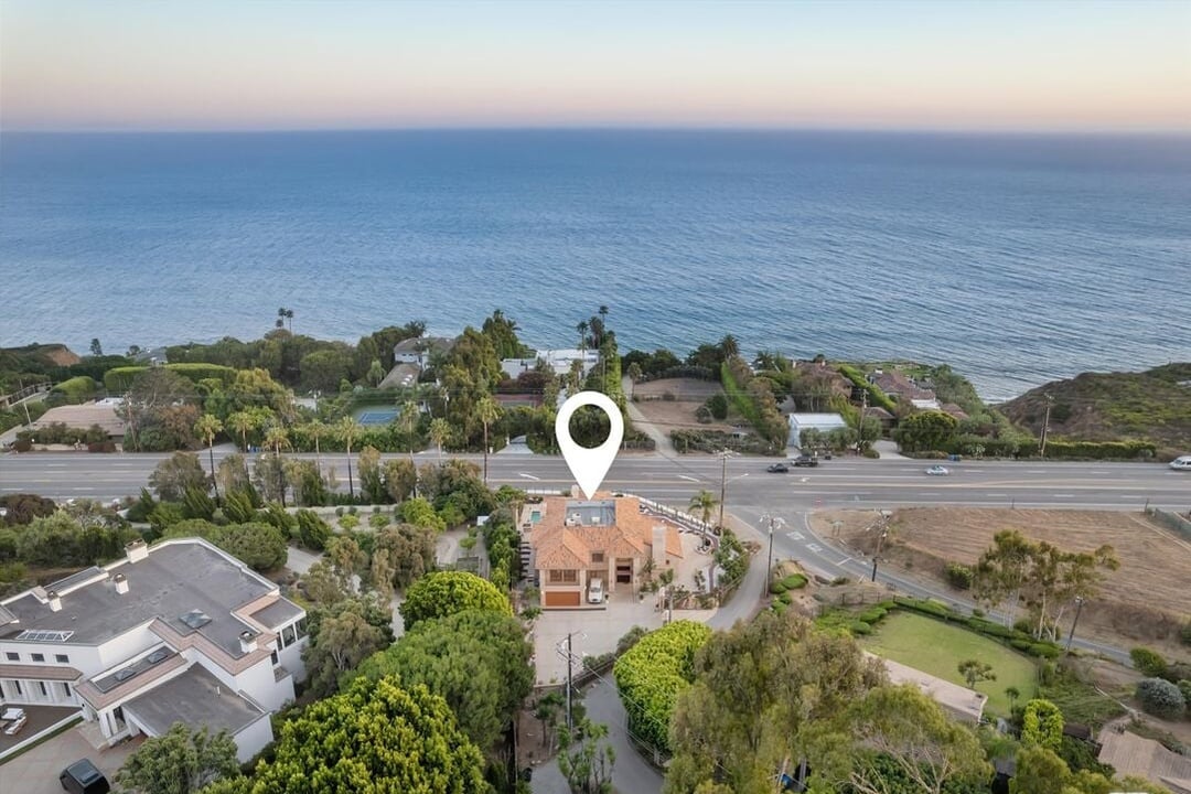 Puesta Del Sol St, 90265