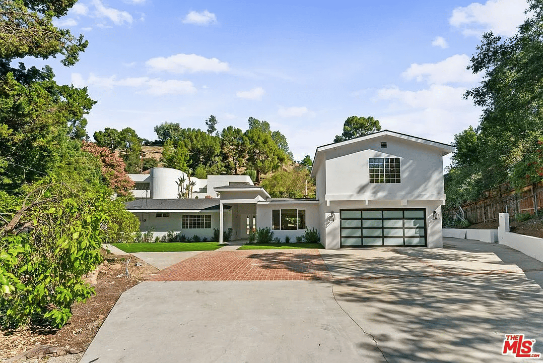 4800 Topeka Dr