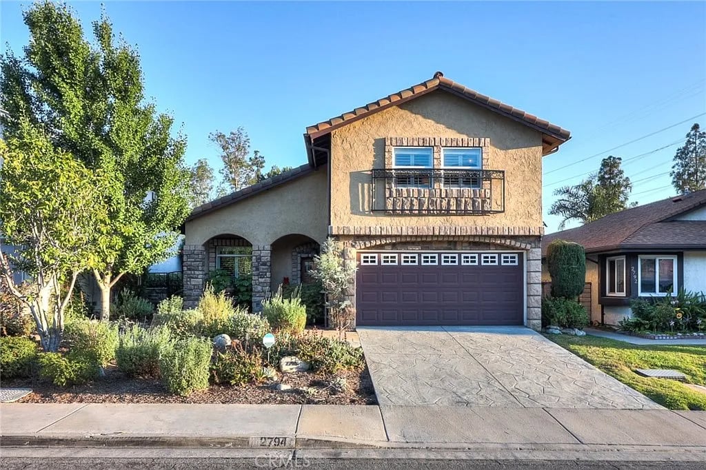 2794 Hacienda Dr