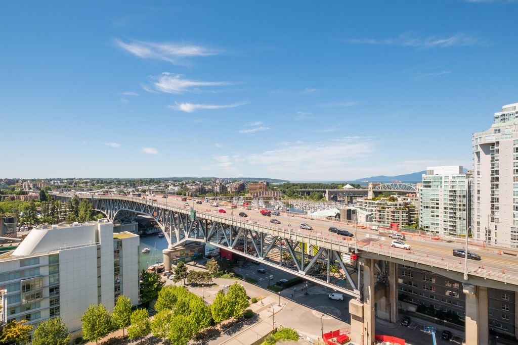 638 Beach Cres, #1805