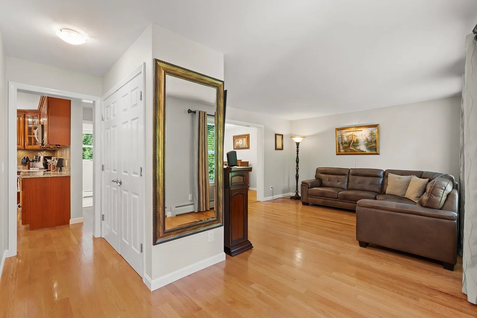 2 Brookside Ln