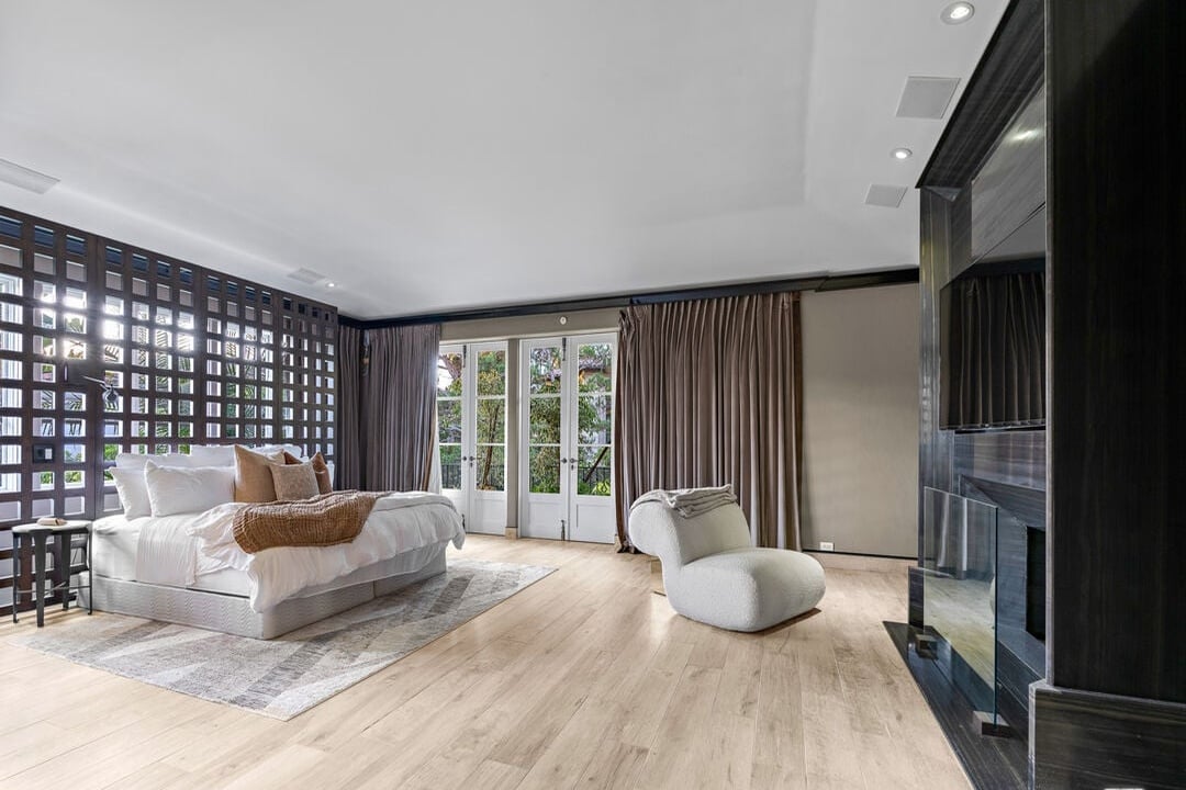 Century Woods Dr, 90067