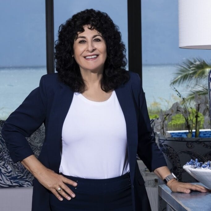 Carolyn Lovatt Stuart, FL Real Estate Agent Headshot