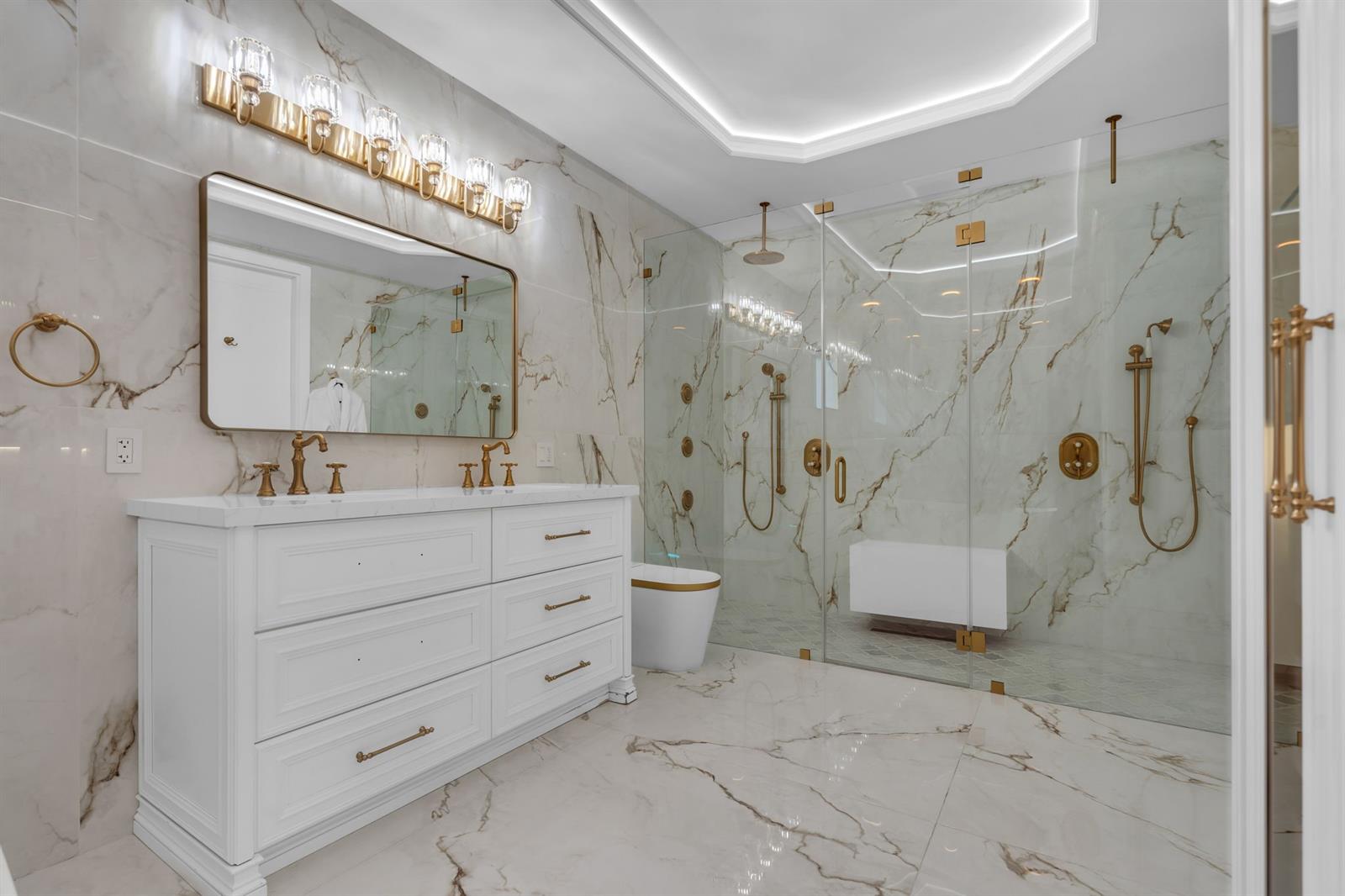 16422 NW 77th Pl MIAMI LAKES, FL 33016