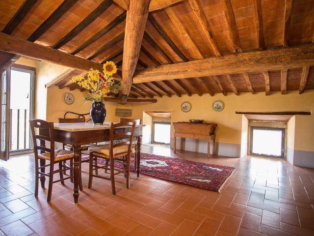 Enchanting Countryside Estate in Arezzo