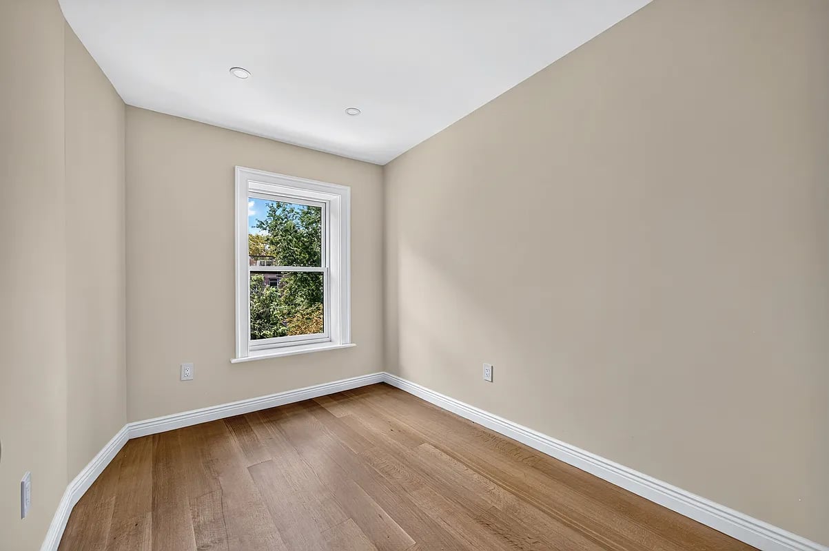 428 Vanderbilt Ave 