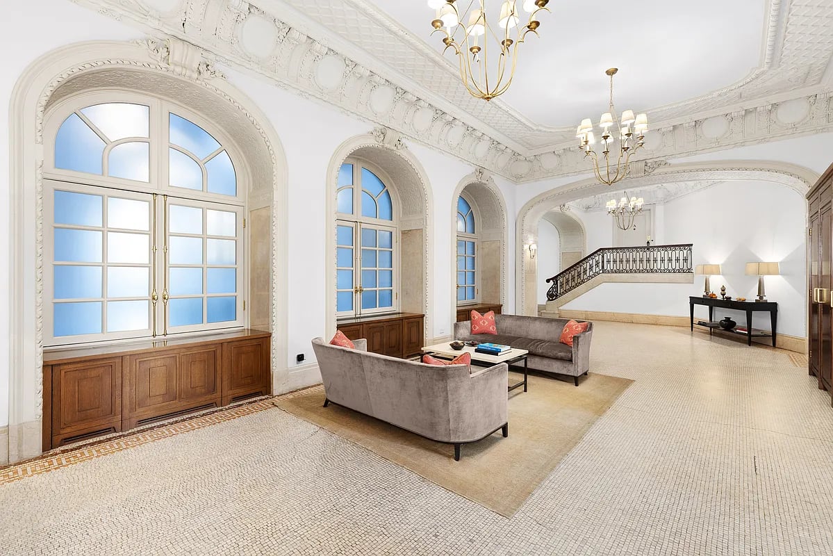 270 Riverside Dr, #2C