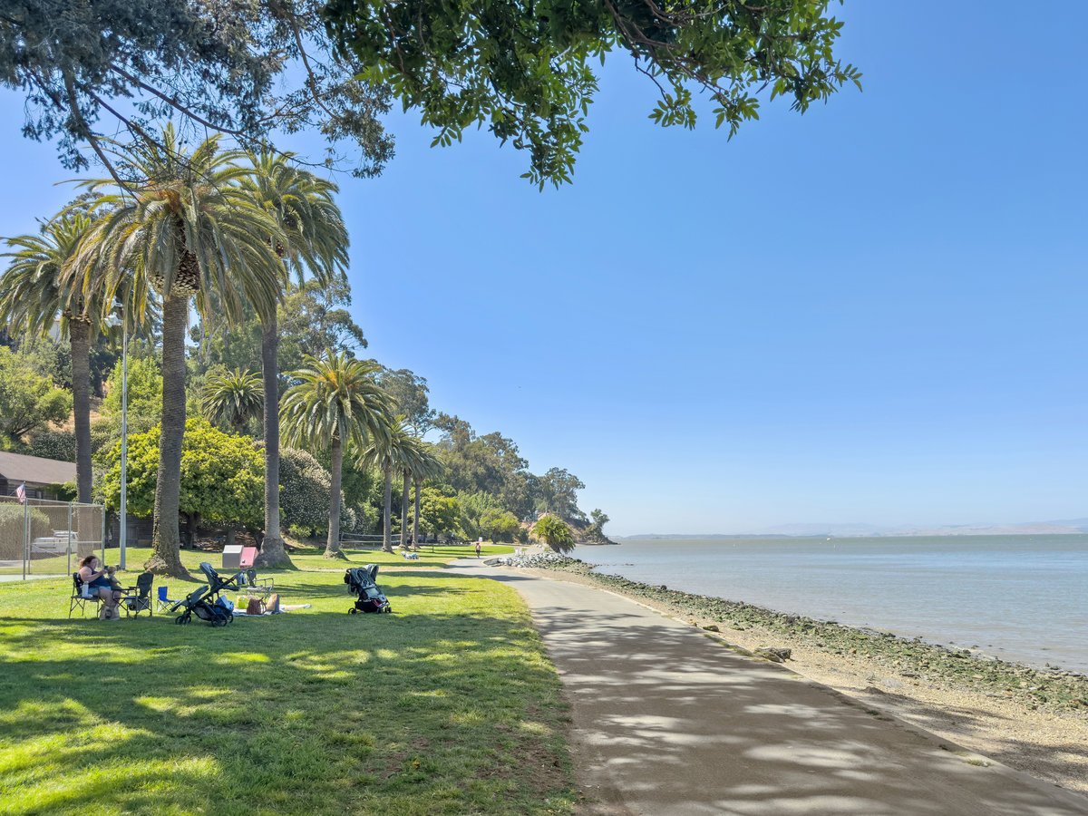 15 Sulgrave Lane, San Rafael