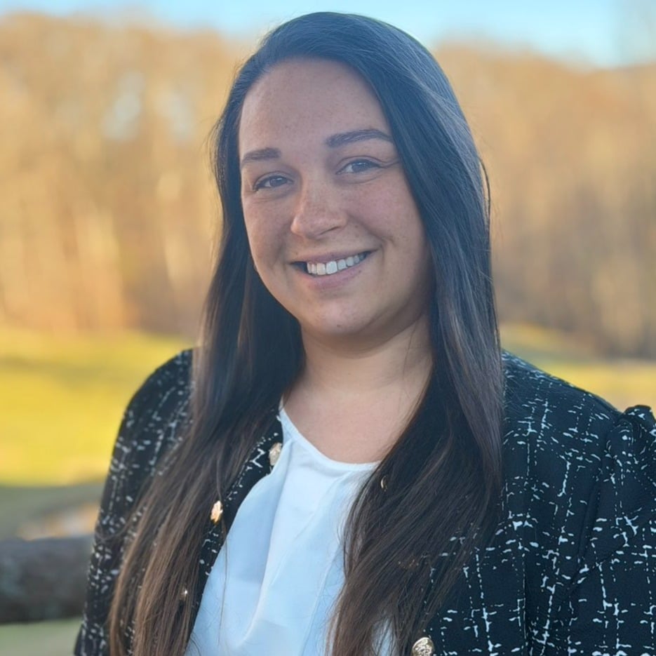 Samantha Queen Waynesville, NC Real Estate Agent Headshot