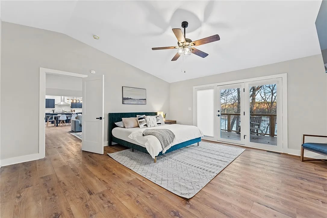 1104 Whitfield Point Rd