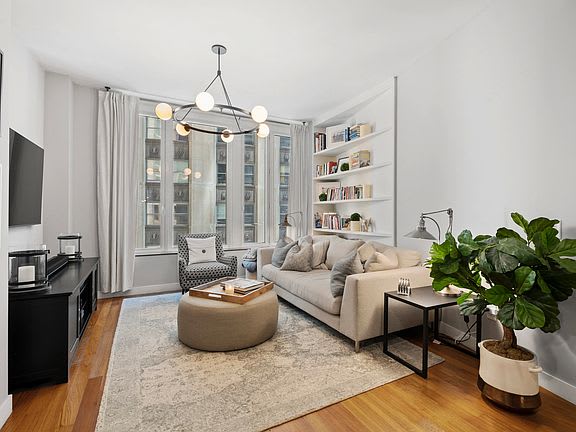 15 William Street Unit: 8H