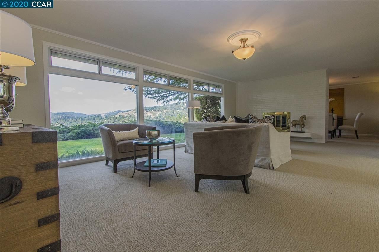 3258 Judith Ln