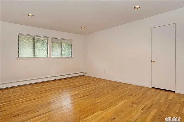 310 Willis Ave