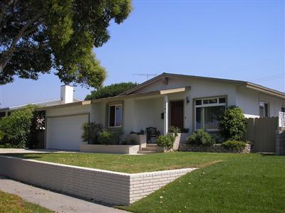 3161 Strathmore Dr