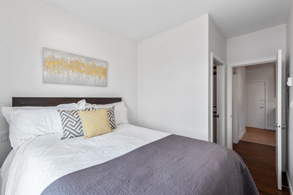 7727 Royal Oak Ave, #309