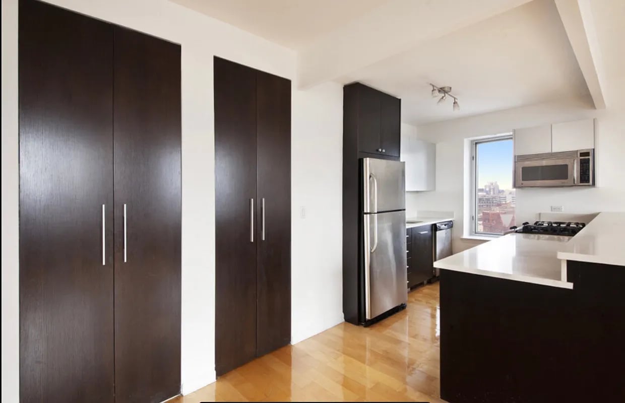 13-11 Jackson Ave, #PHC