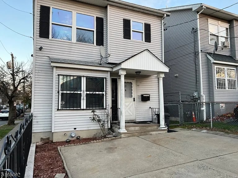 21 Carroll St