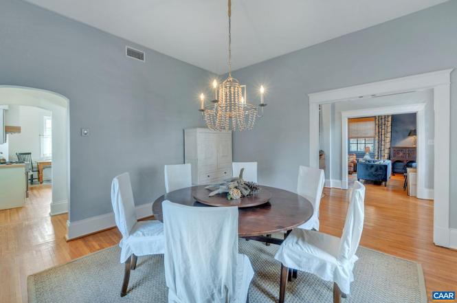 31 University Cir