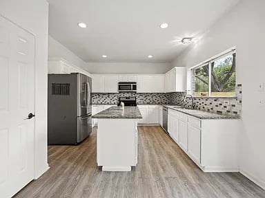 13415 Lynnville Dr