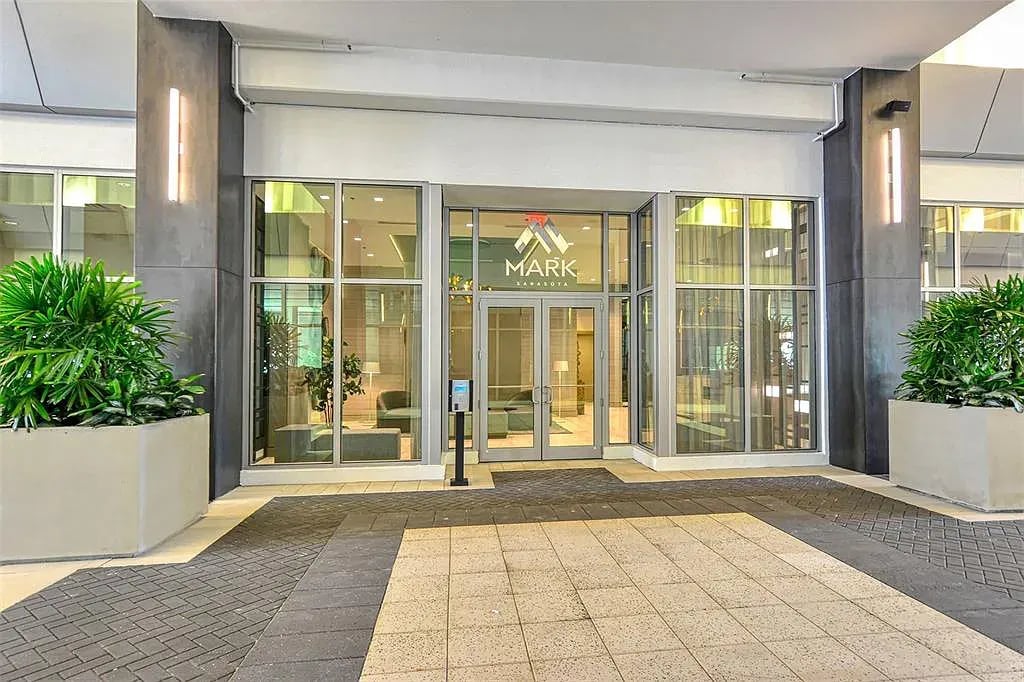 111 S Pineapple Ave #507