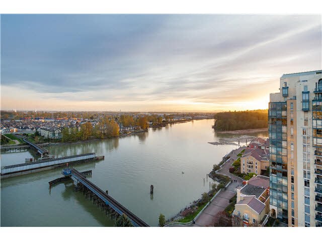 1904-1250 Quayside Dr