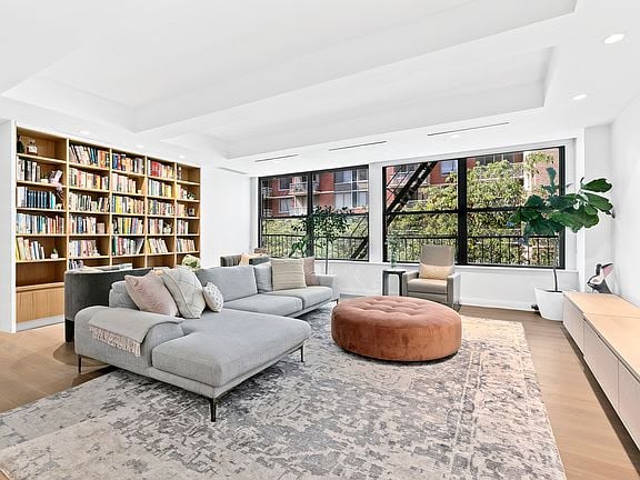 29 West 15th Street Unit: 5