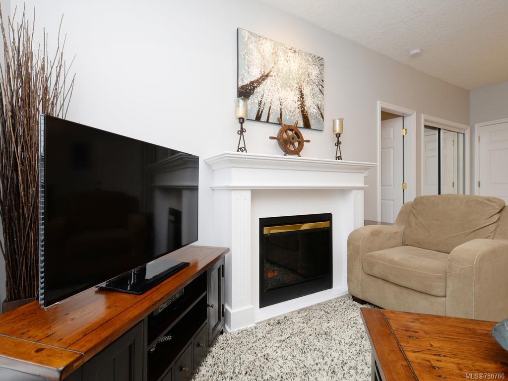 301-893 Hockley Ave