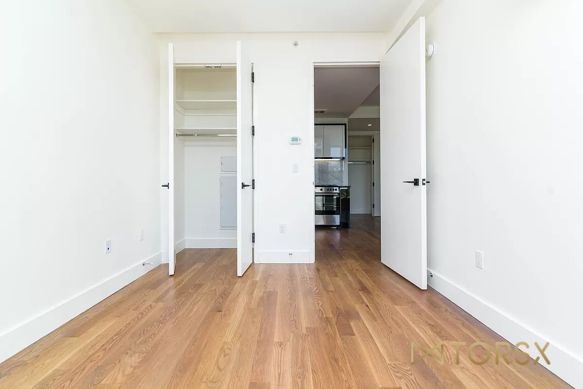 581 Ocean Parkway #5G