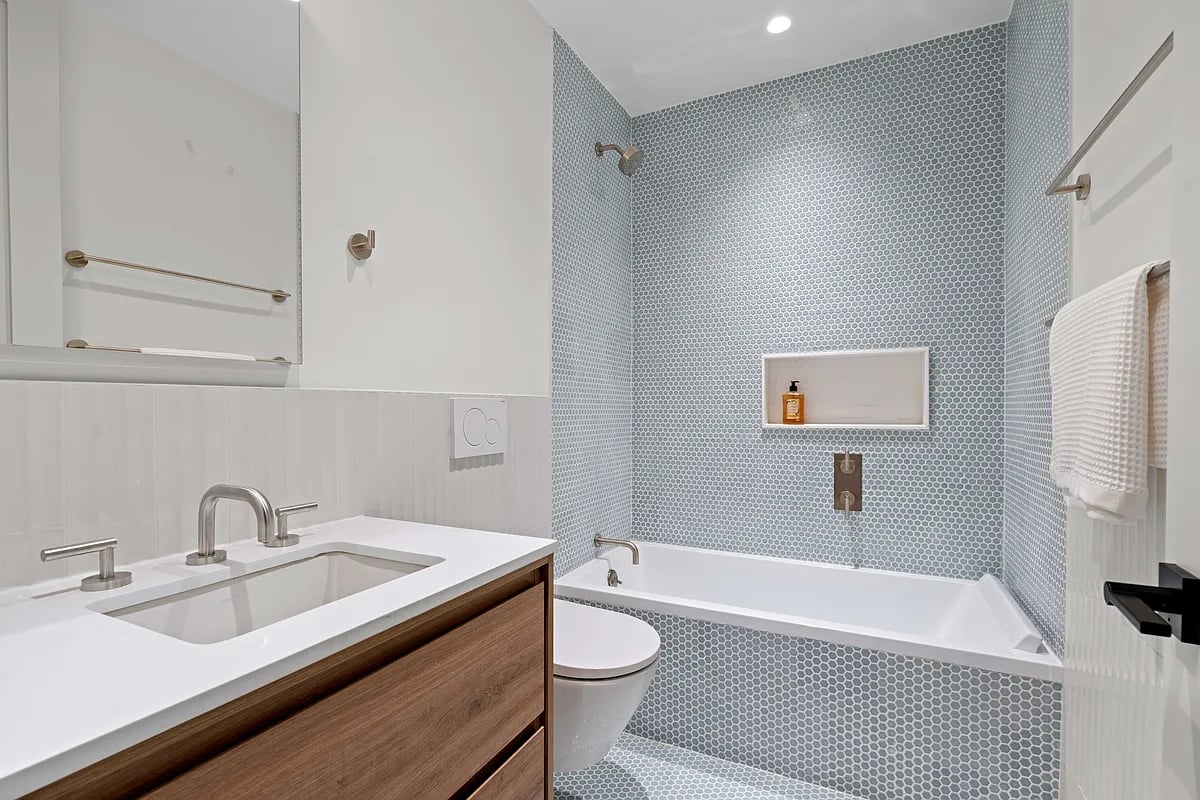 286 1st Street #2