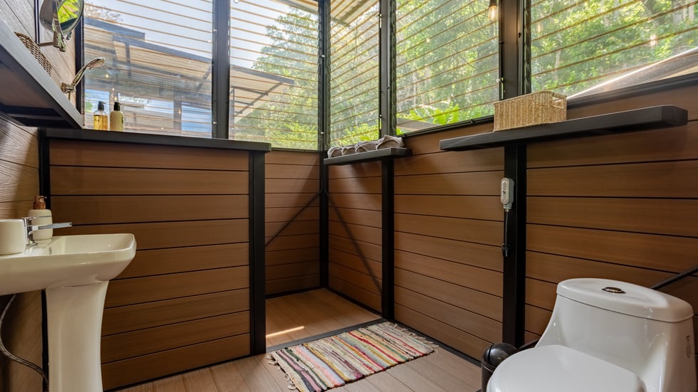 Riverfront Surf House in Playa Dominical Walk to the Beach