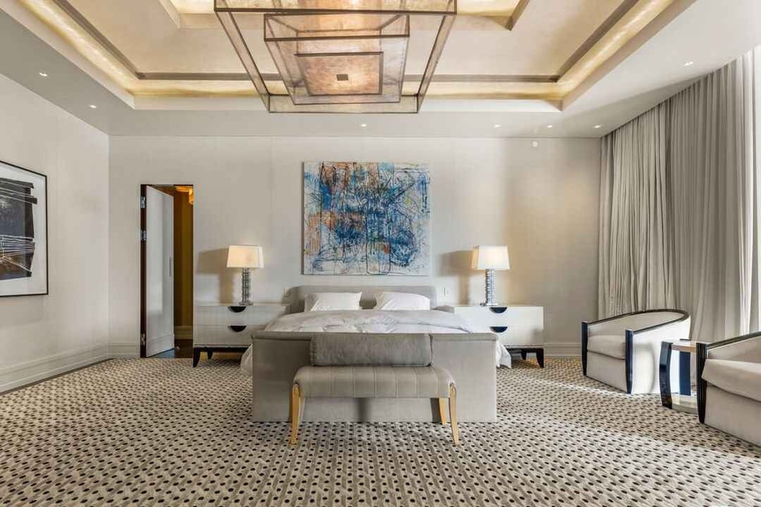 Crown Chateau 