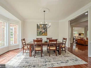 106 Calvary Ct SE