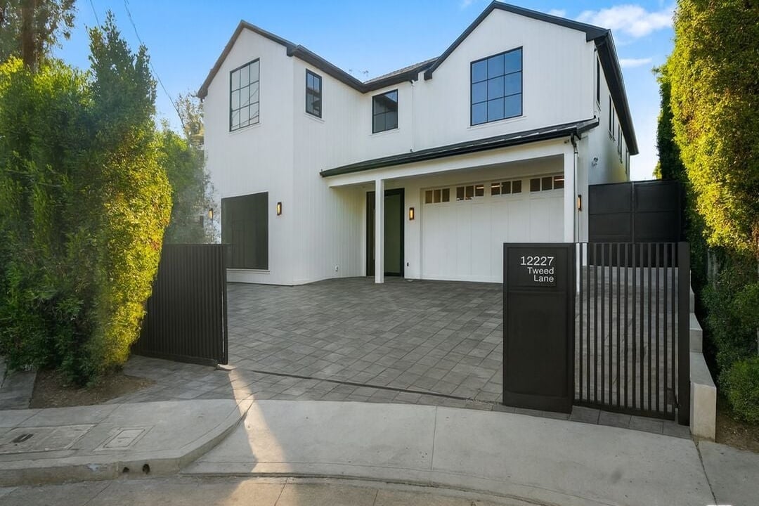 Zenith Pavilion,Tweed Ln, 90049