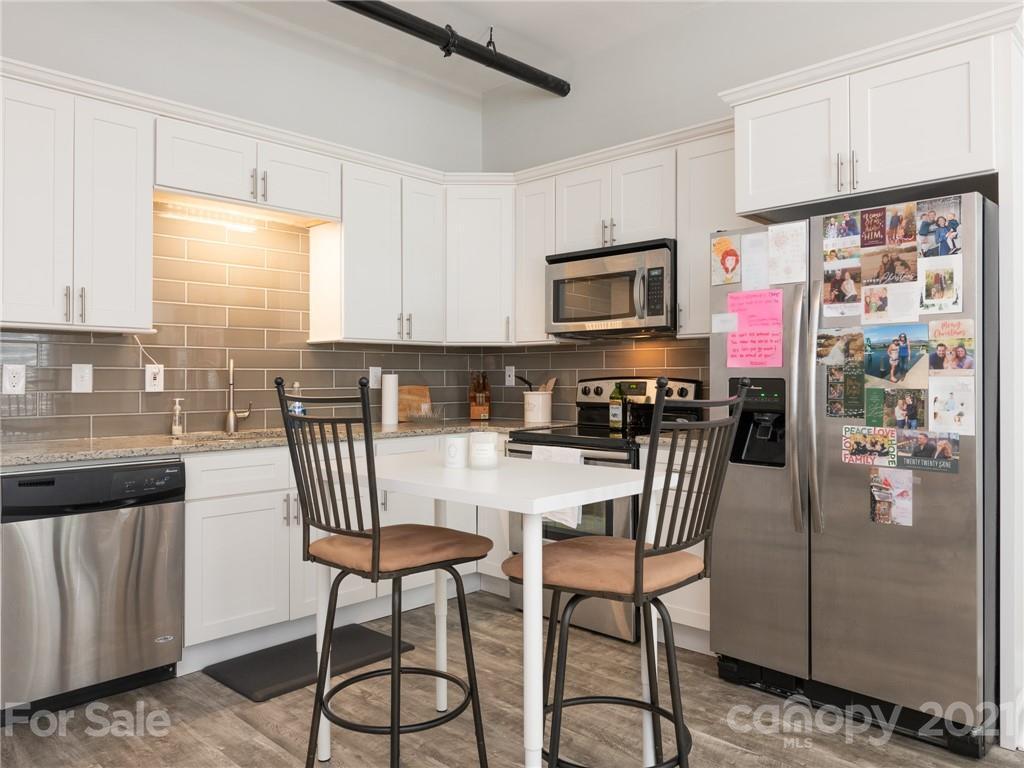 2421 Bonterra Blvd #405