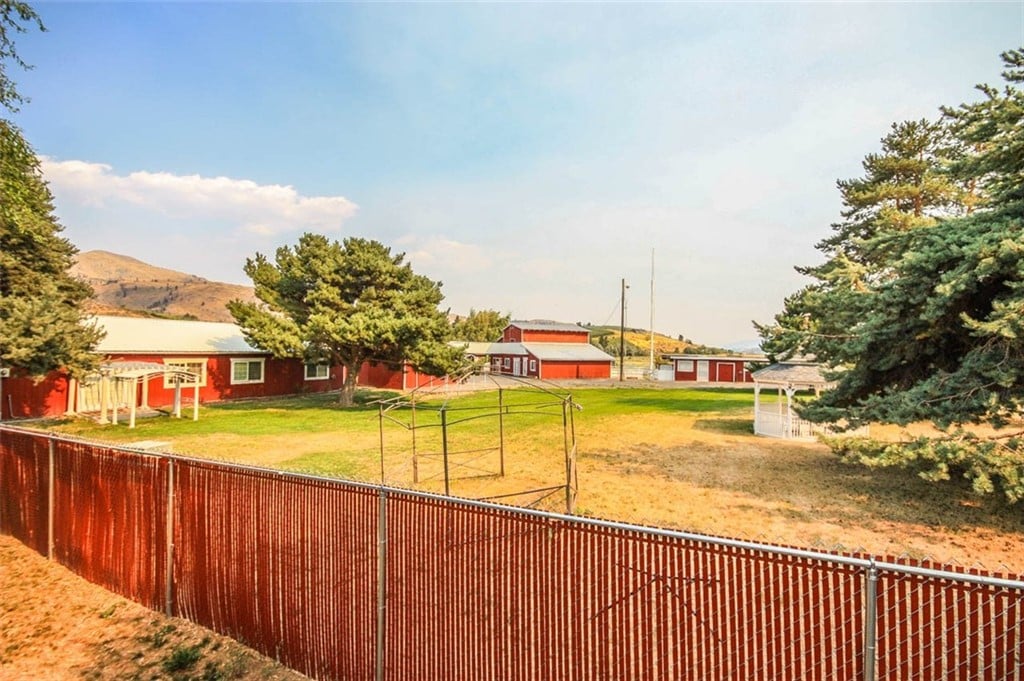 4848 Green Ave