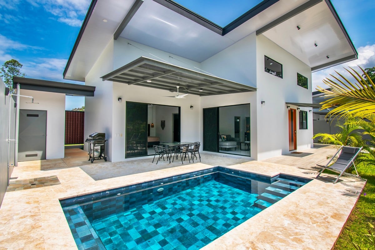 0.14 ACRES – 3 Bedroom Newly Built Modern Home Pool, Privacy, Only 5min Walk to the Beach!!!!