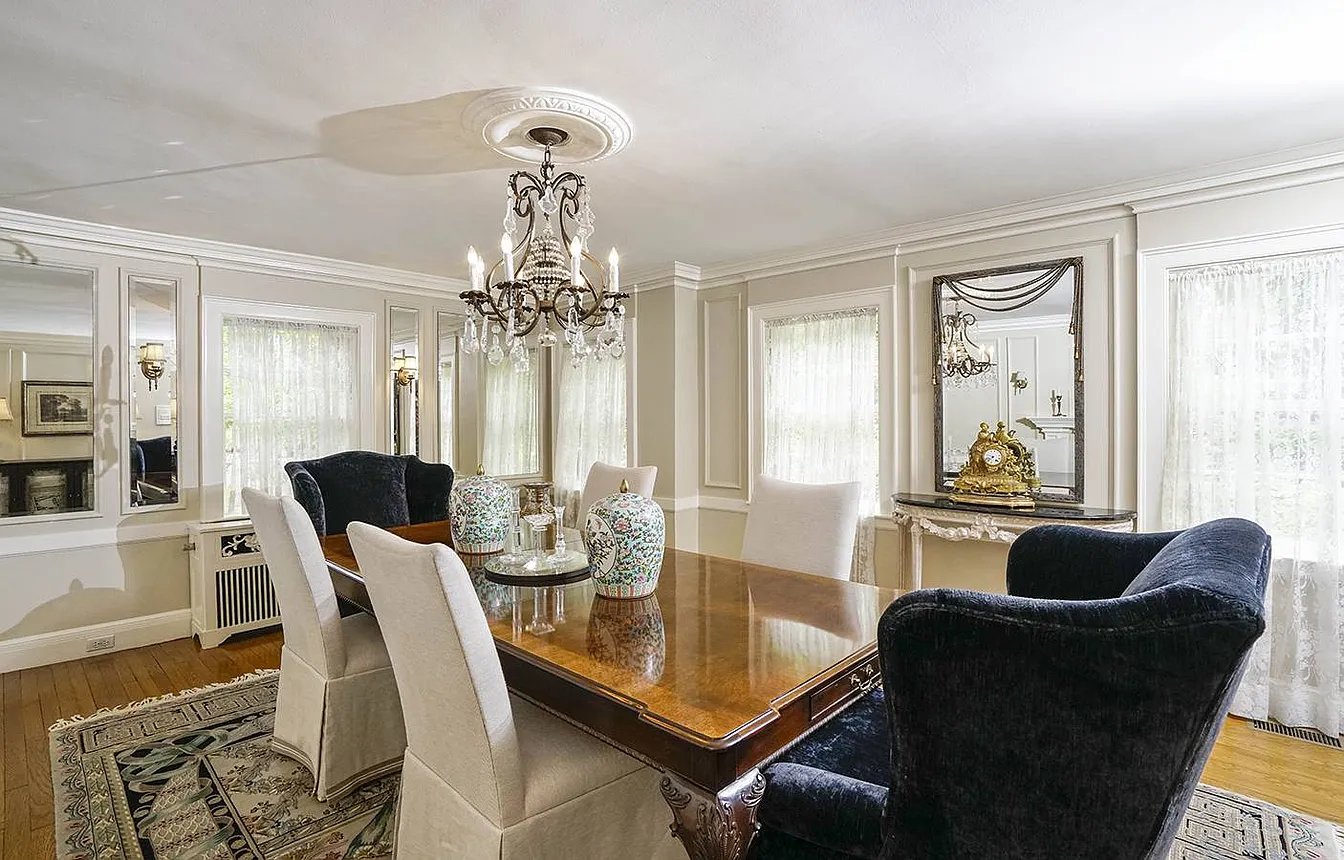 65 Essex Rd