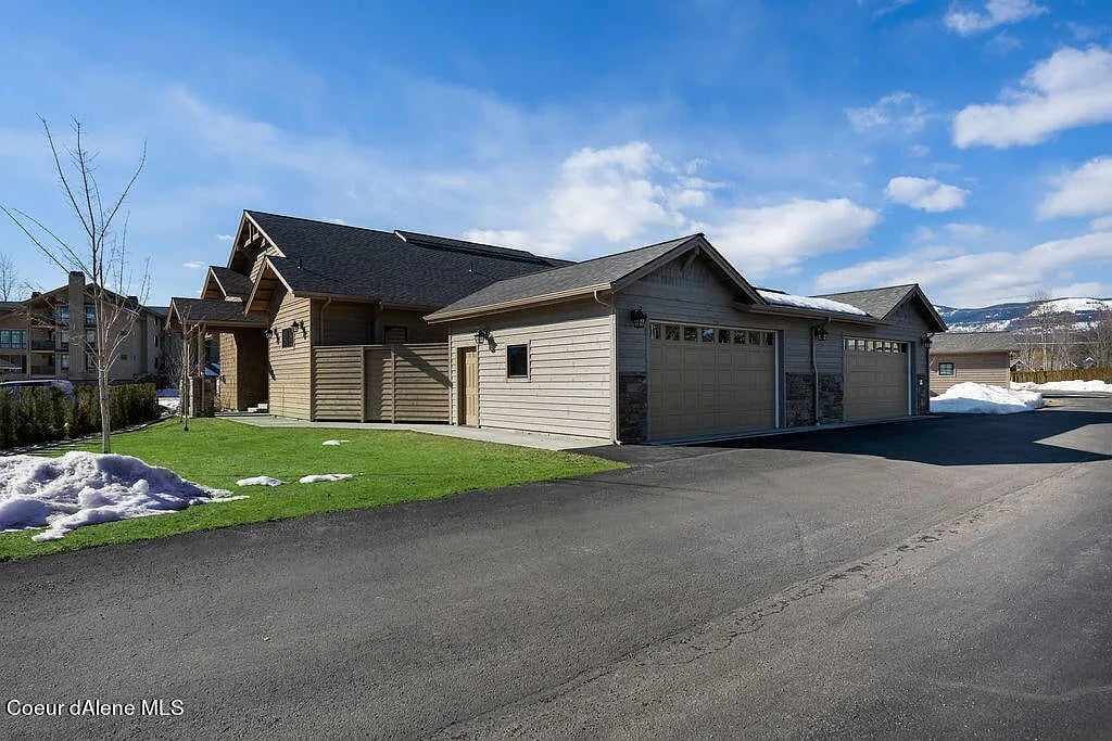 519 Lakeshore Ave UNIT 301