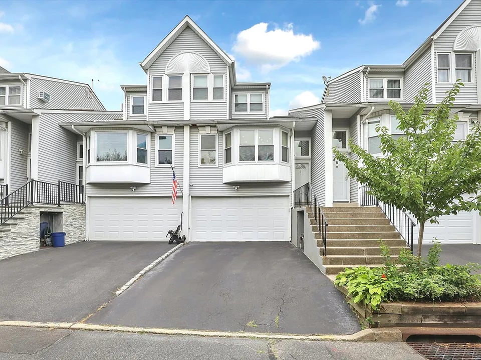 5 Eastern Dr