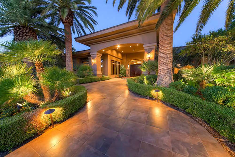 💼 Which Streets And Sections Of MacDonald Highlands Have The Best Resale Value?