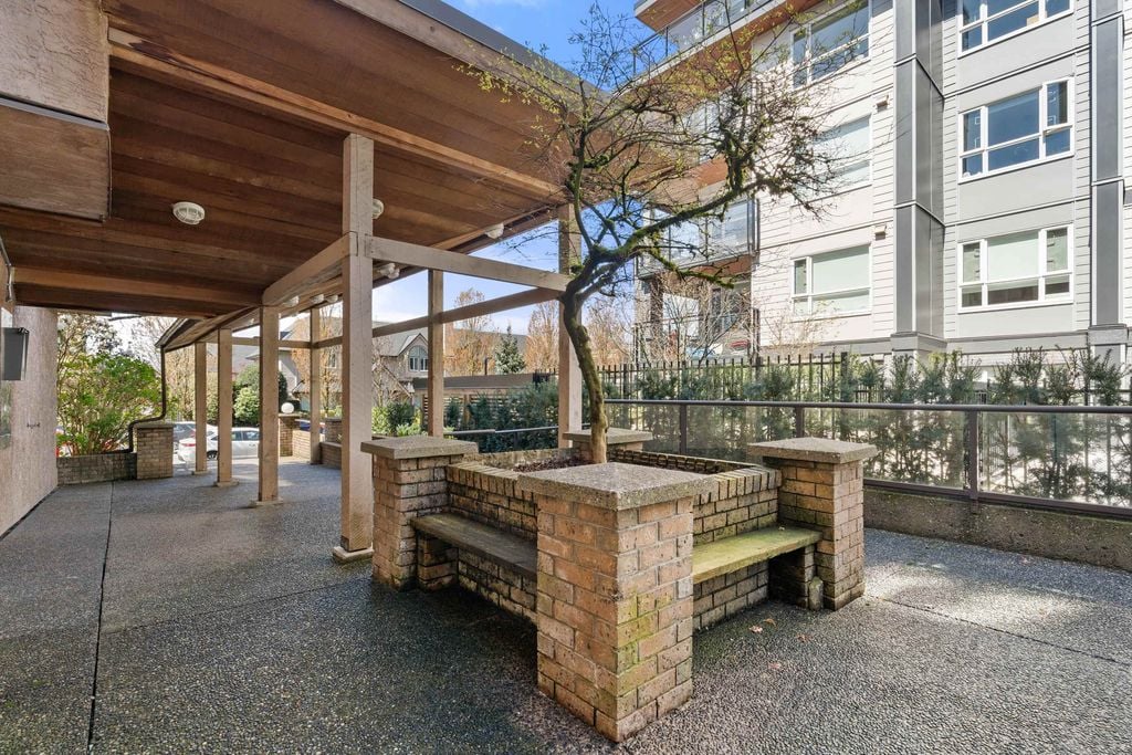 1702 Chesterfield Ave, #104
