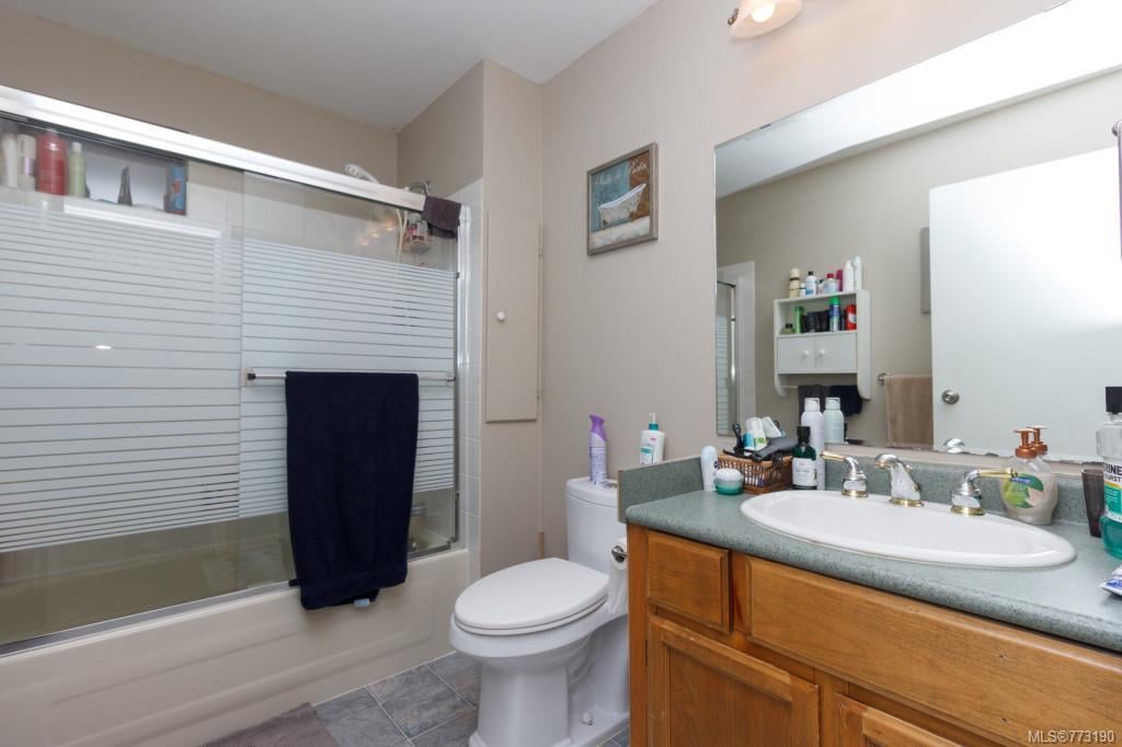 1222 Crown Cres