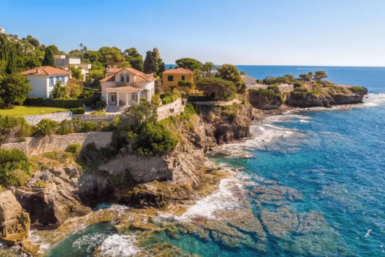 Compass Luxury has an international referral partnership with BARNES International