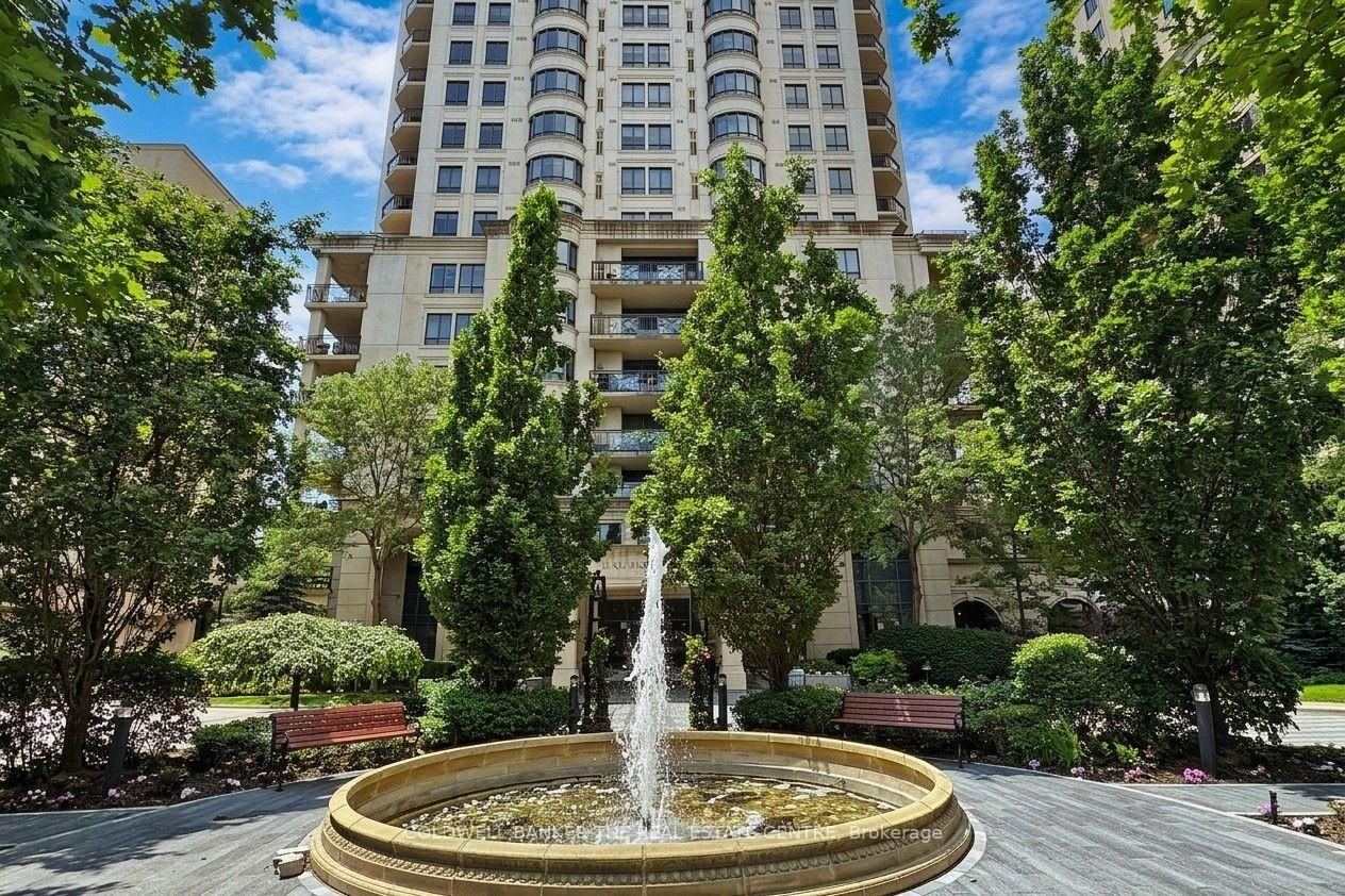 LUXURY LIVING IN NORTH YORK