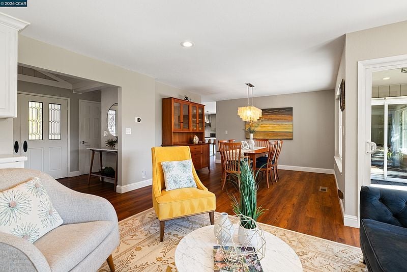 871 Richard Ln