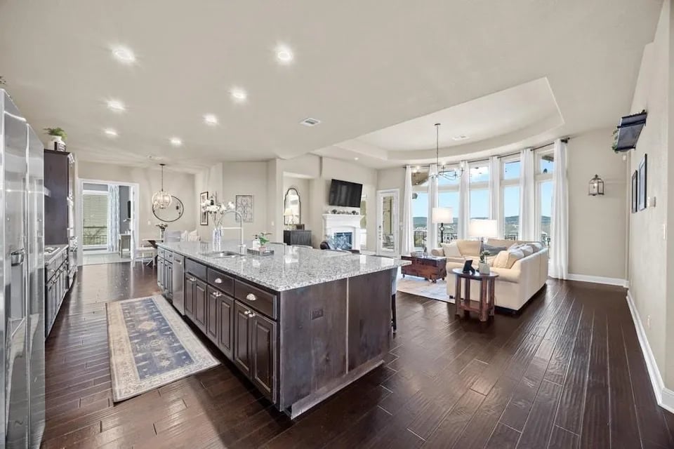2325 Sandorna Ct