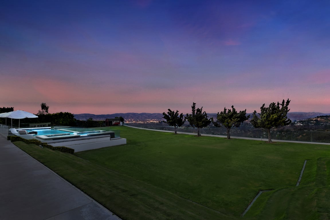 11951 Crest Pl