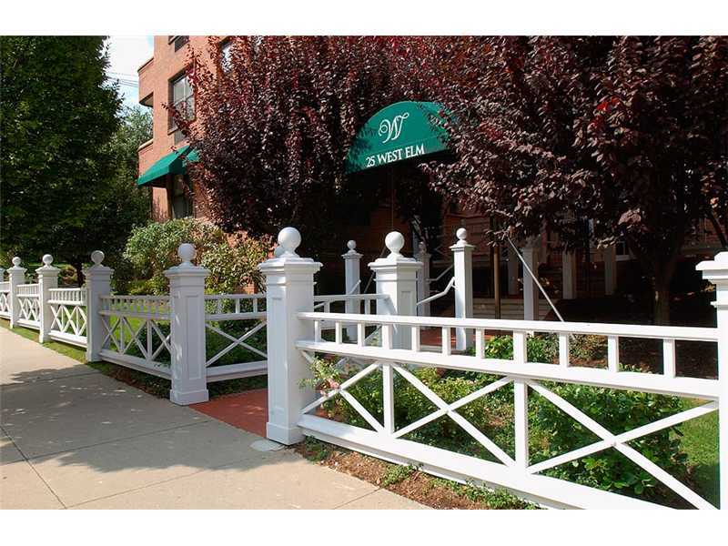 25 W Elm St