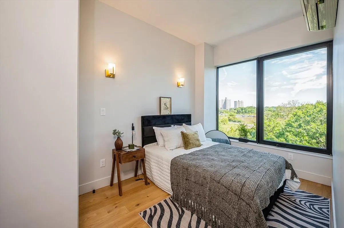 1890 Pelham Parkway South #3C