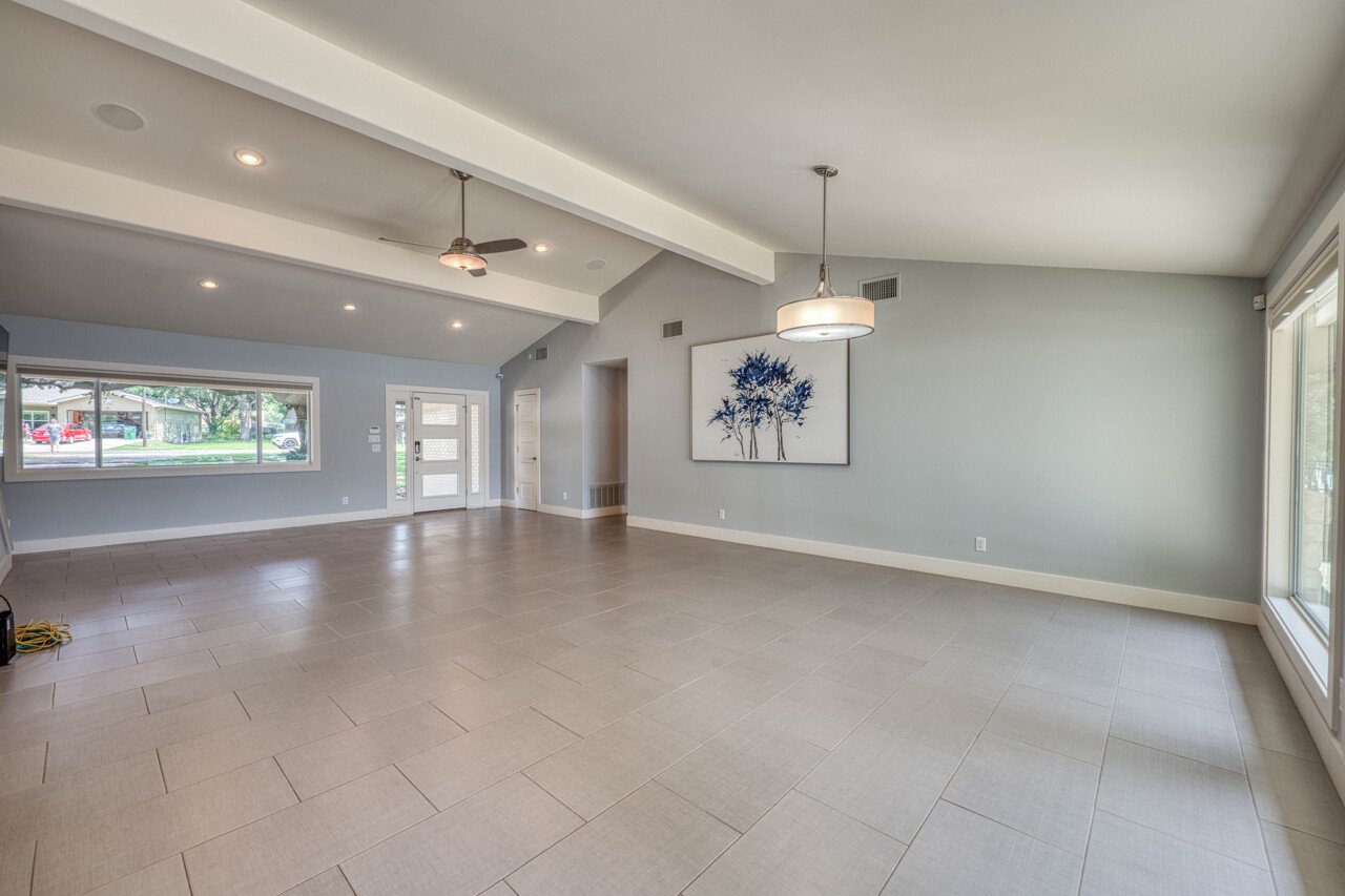 1704 Bluebonnet Lane